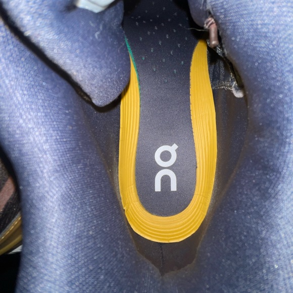 On cloud performance boots - Picture 3 of 7